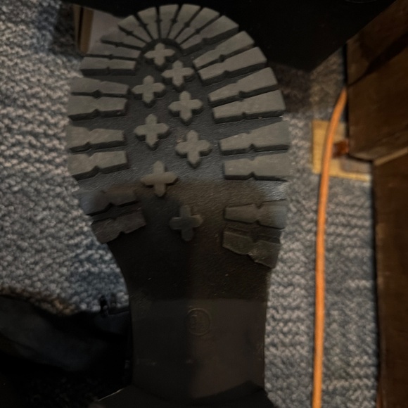 Knee high Swede boots - Picture 4 of 4